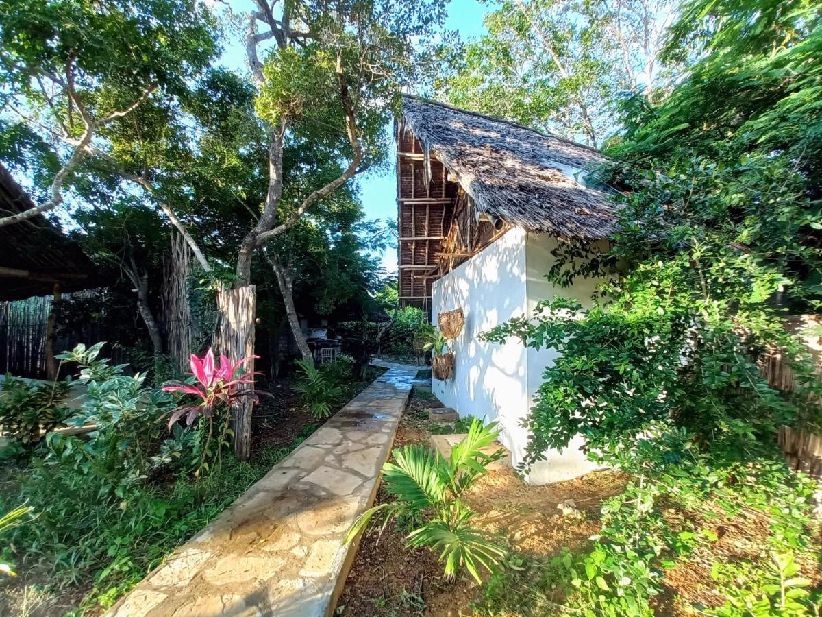Watamu Beach Cottages B&B Esterno foto