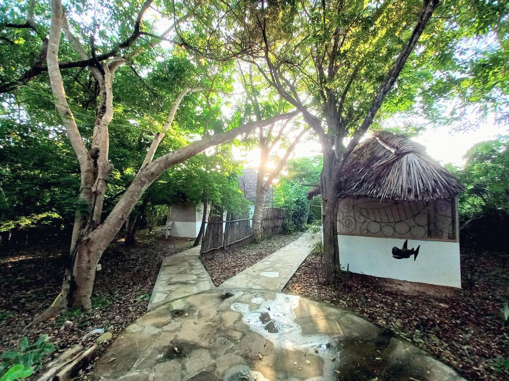 Watamu Beach Cottages B&B Esterno foto