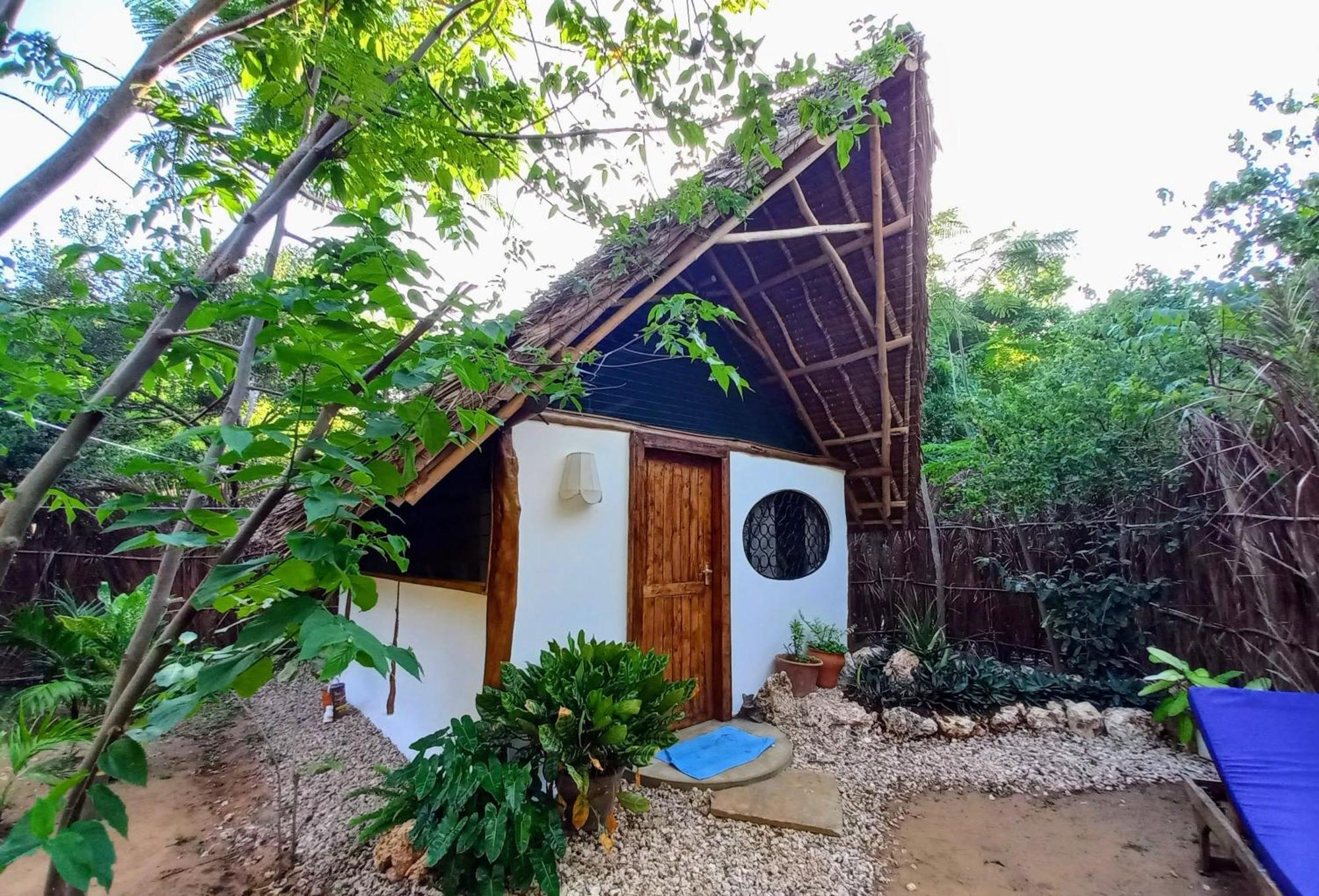 Watamu Beach Cottages B&B Esterno foto